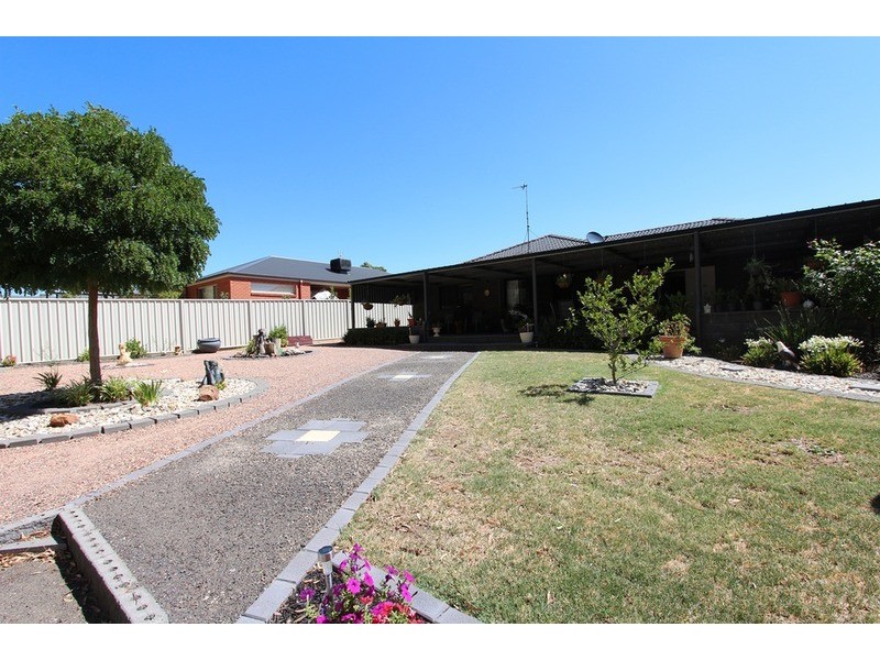 69 Amara Way, Kangaroo Flat VIC 3555