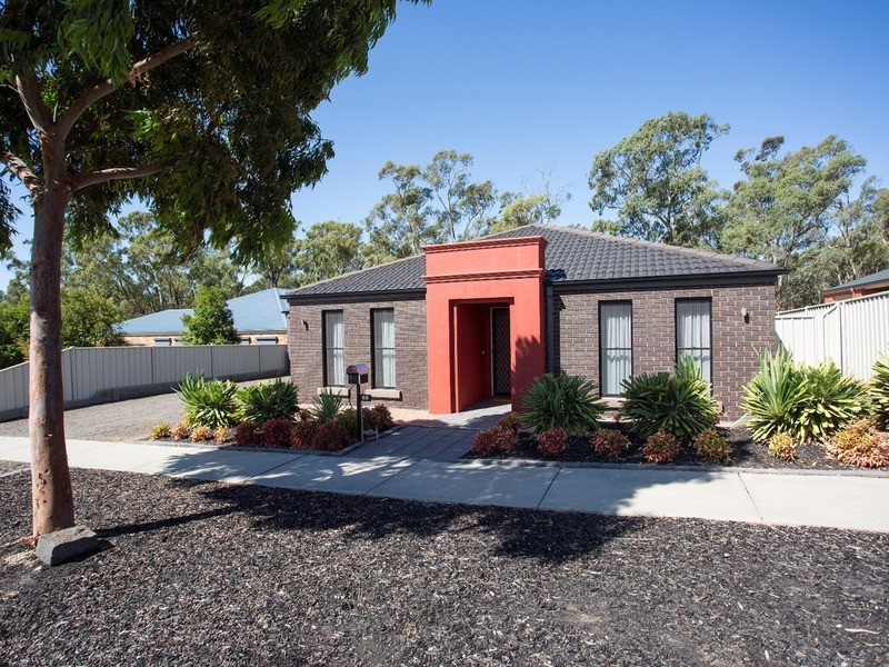 69 Amara Way, Kangaroo Flat VIC 3555