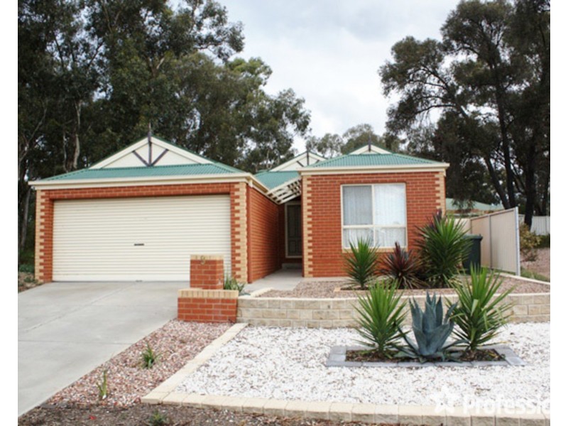 8 Allpress Drive, Golden Square VIC 3555