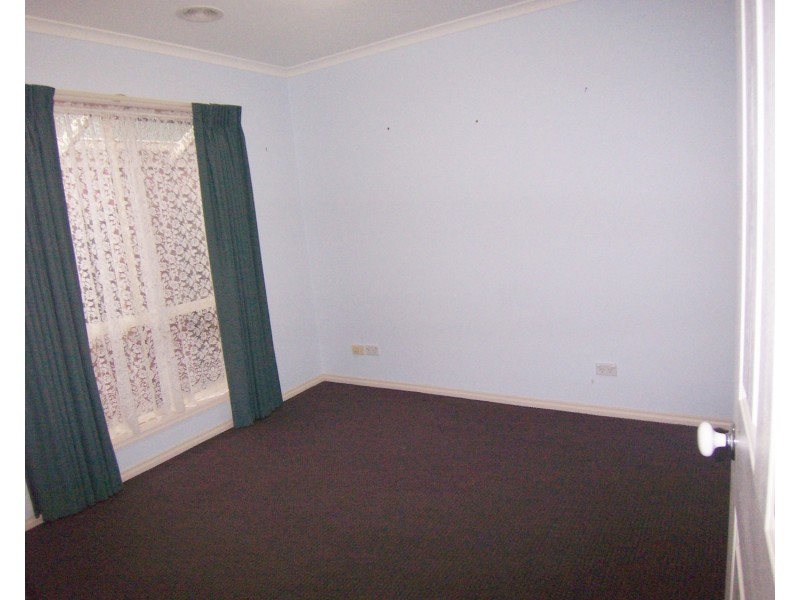 8 Allpress Drive, Golden Square VIC 3555