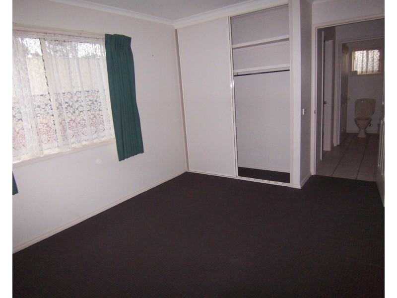 8 Allpress Drive, Golden Square VIC 3555