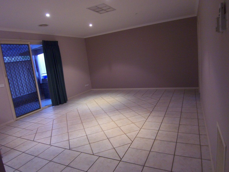 8 Allpress Drive, Golden Square VIC 3555