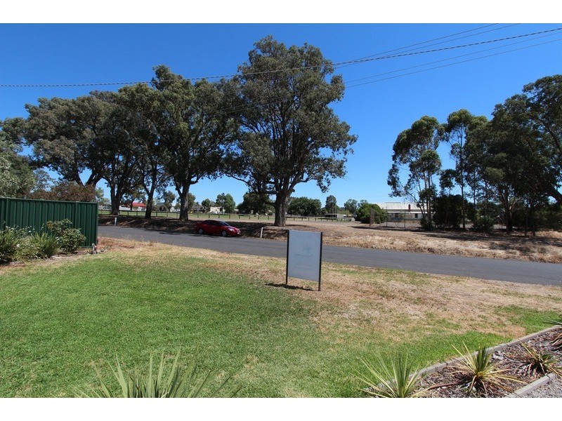20 Hollow Street, Golden Square VIC 3555
