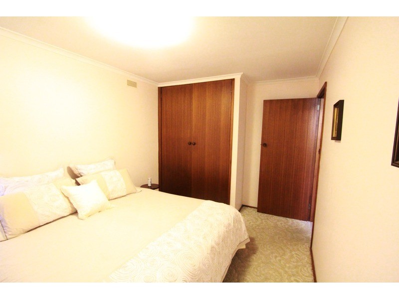 2/21 Steane Street, Kennington VIC 3550