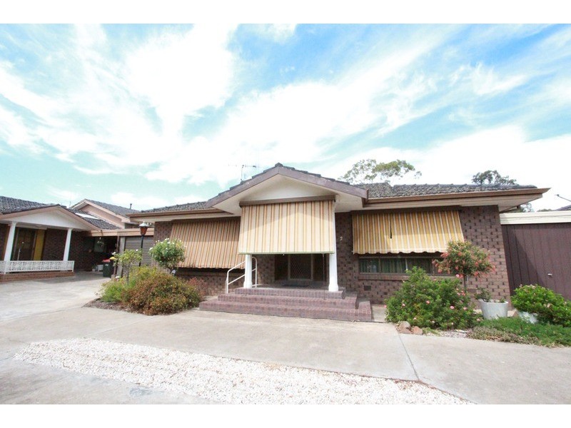 2/21 Steane Street, Kennington VIC 3550