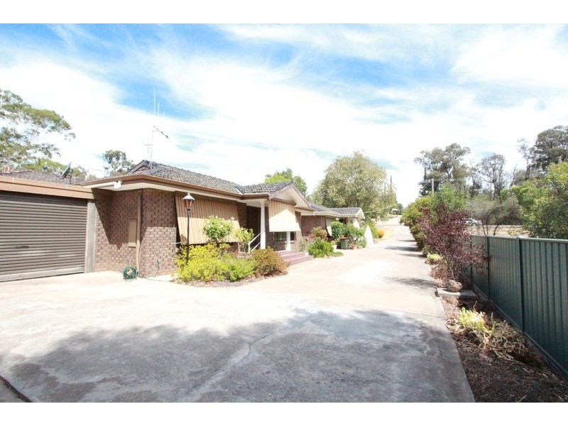 2/21 Steane Street, Kennington VIC 3550