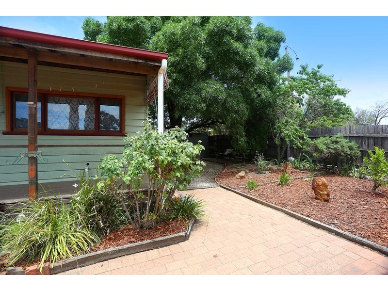 32 Breen Street, Quarry Hill VIC 3550