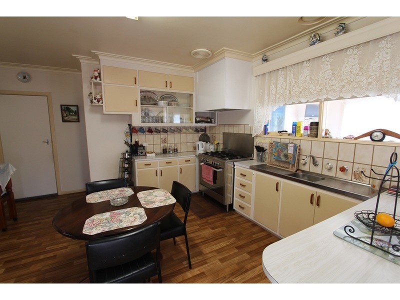 196 High  Street, Heathcote VIC 3523