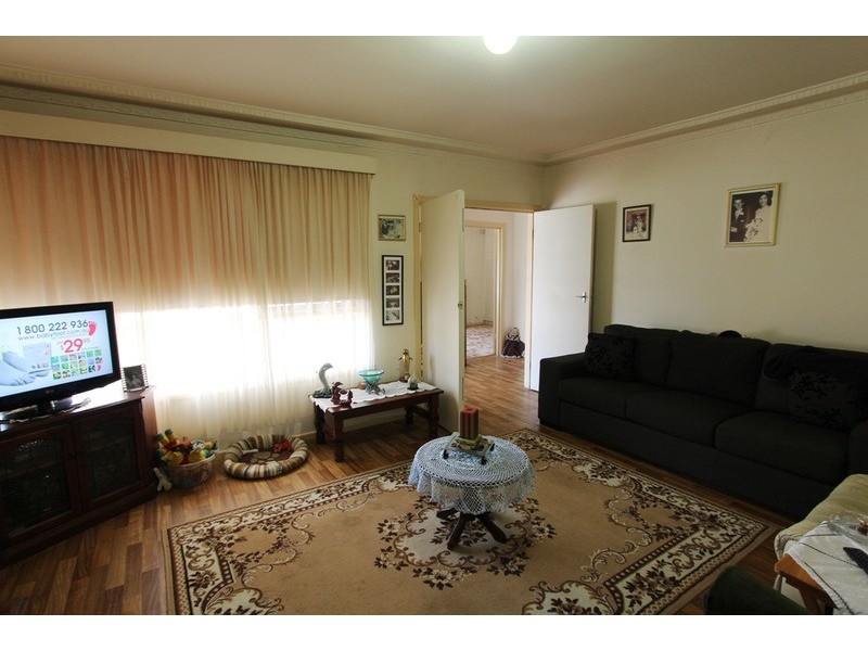 196 High  Street, Heathcote VIC 3523