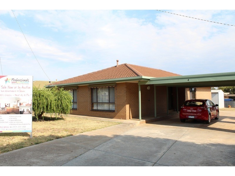 4 William Drive, Kangaroo Flat VIC 3555