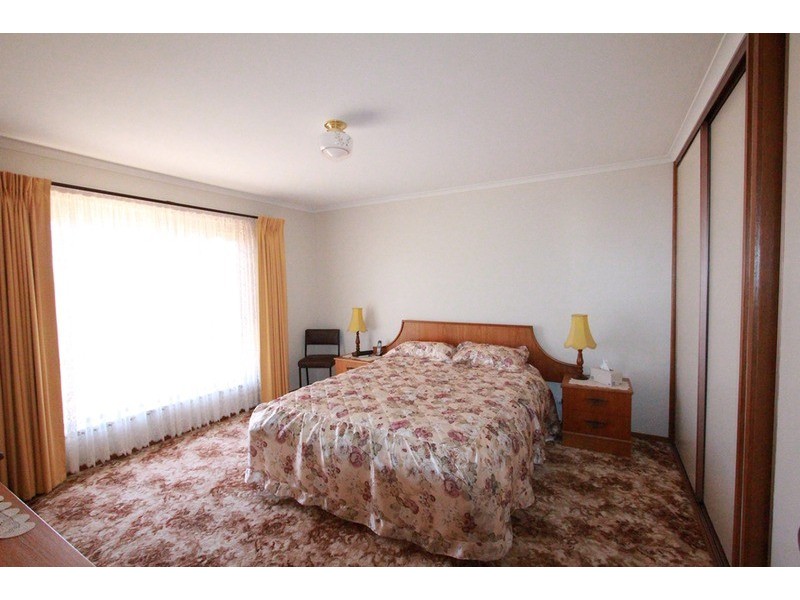 4 William Drive, Kangaroo Flat VIC 3555