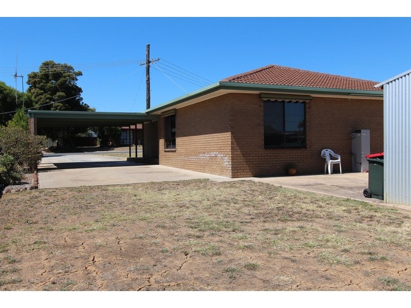 4 William Drive, Kangaroo Flat VIC 3555