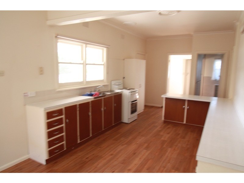 4 Bond  Street, Golden Square VIC 3555