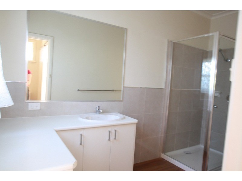 4 Bond  Street, Golden Square VIC 3555