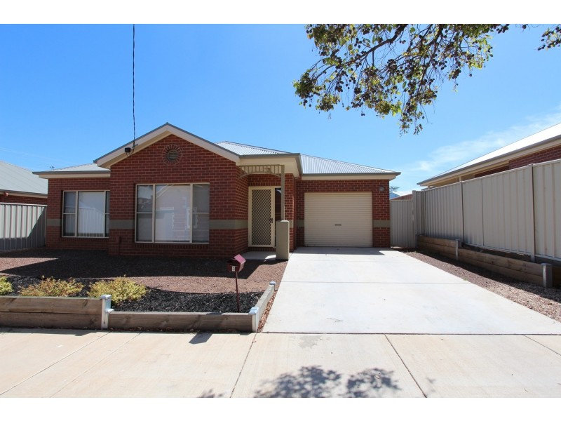 1/3 Kirkwood Road, Eaglehawk VIC 3556