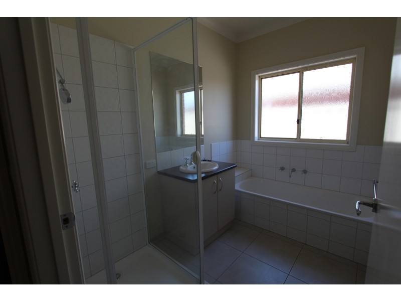 1/3 Kirkwood Road, Eaglehawk VIC 3556