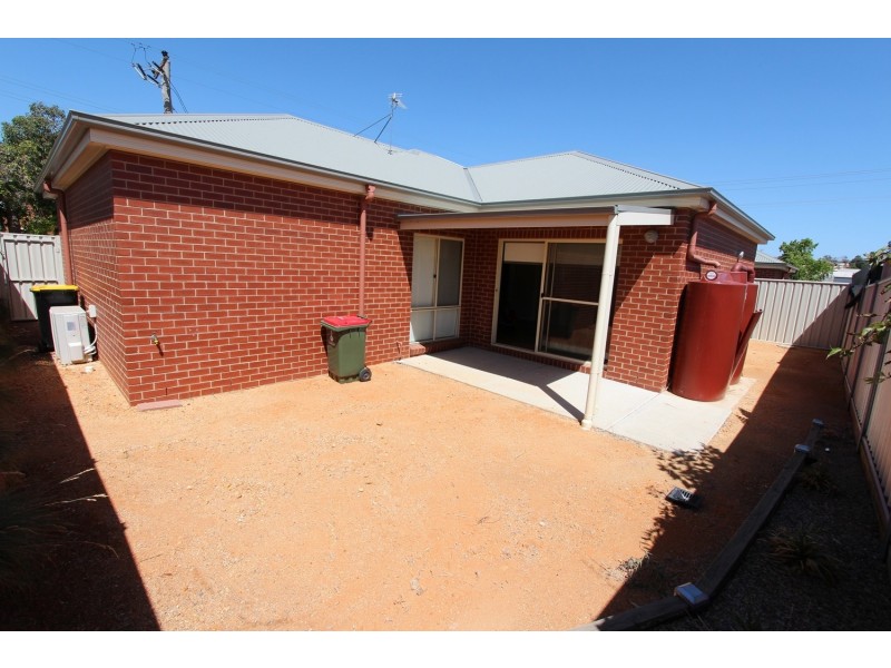 1/3 Kirkwood Road, Eaglehawk VIC 3556
