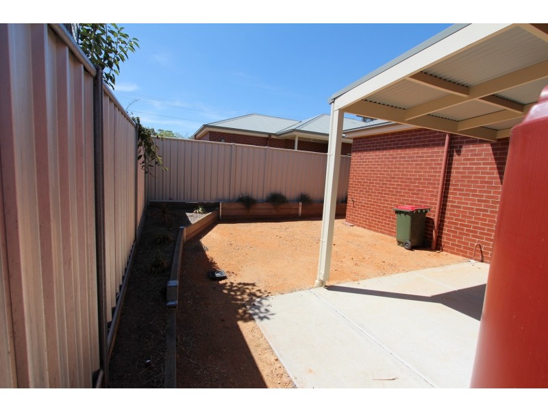 1/3 Kirkwood Road, Eaglehawk VIC 3556