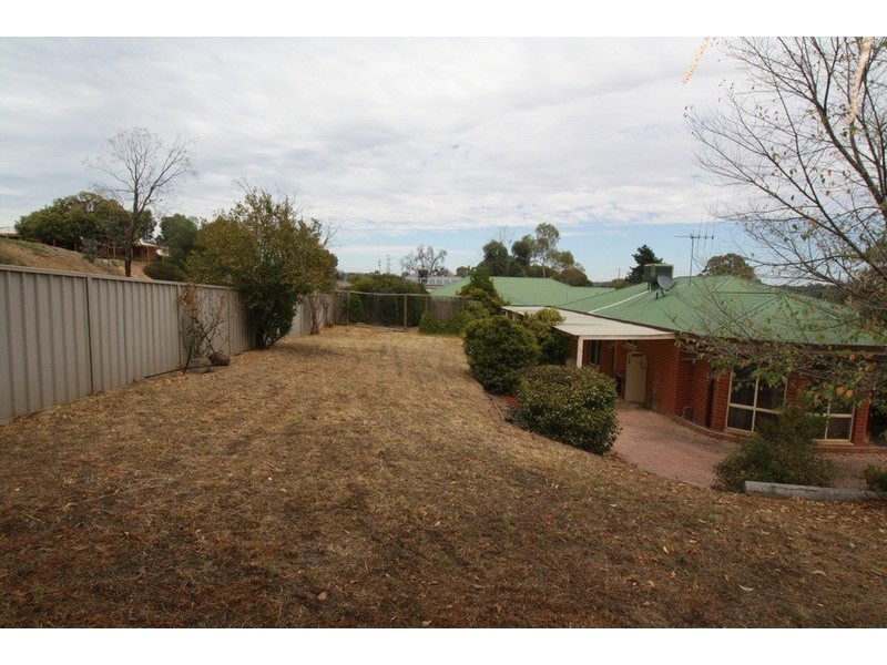 5 Liepoldt Rise, Golden Square VIC 3555