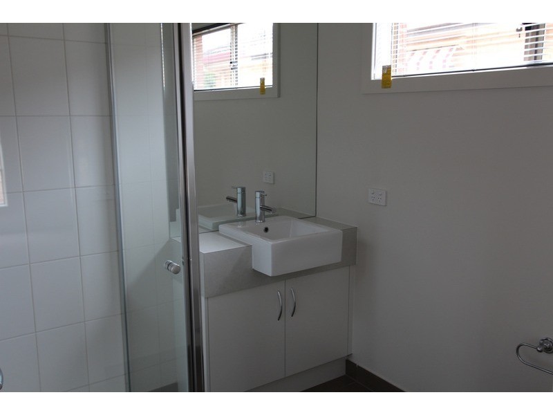 18 May Street, Kangaroo Flat VIC 3555