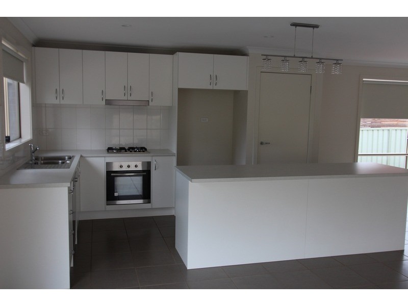 18 May Street, Kangaroo Flat VIC 3555