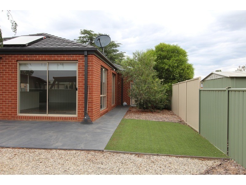 18 May Street, Kangaroo Flat VIC 3555