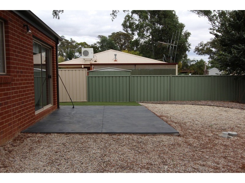 18 May Street, Kangaroo Flat VIC 3555