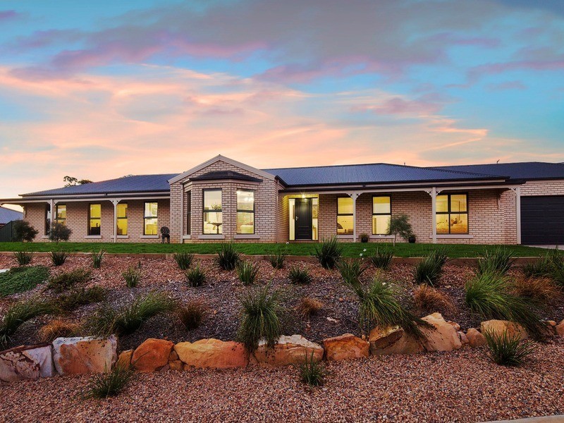 34 Janelle Drive, Maiden Gully VIC 3551