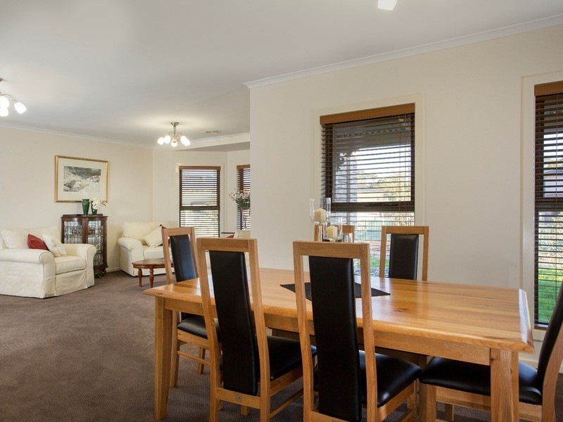 34 Janelle Drive, Maiden Gully VIC 3551