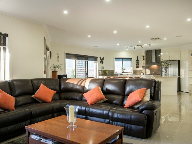 34 Janelle Drive, Maiden Gully VIC 3551