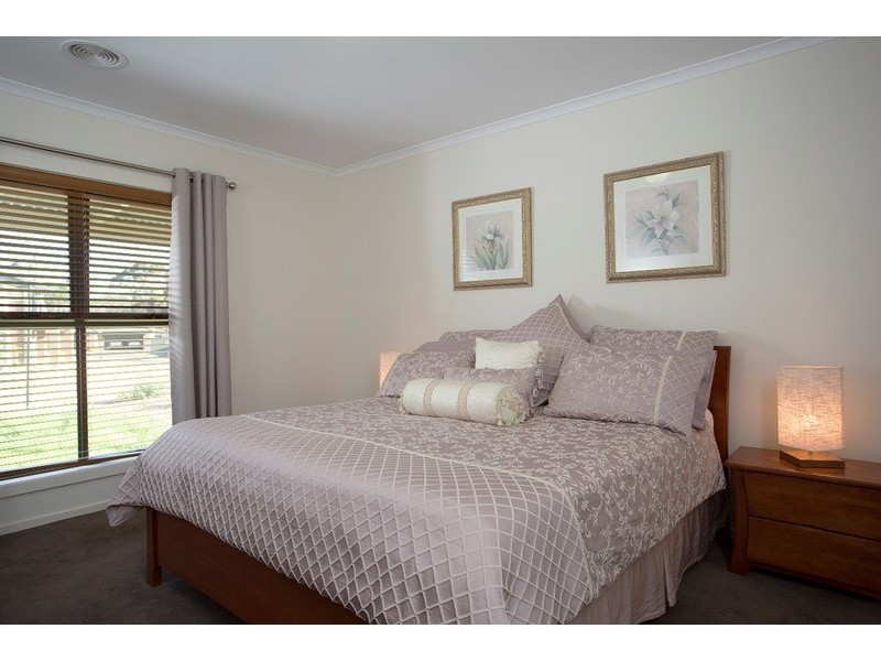 34 Janelle Drive, Maiden Gully VIC 3551