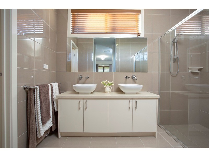 34 Janelle Drive, Maiden Gully VIC 3551