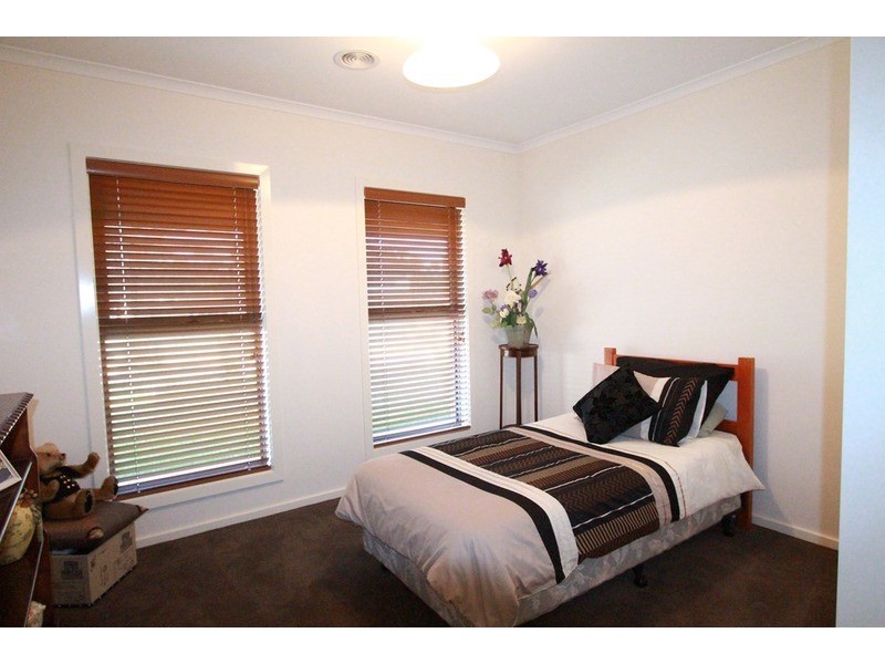 34 Janelle Drive, Maiden Gully VIC 3551