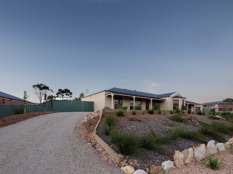 34 Janelle Drive, Maiden Gully VIC 3551