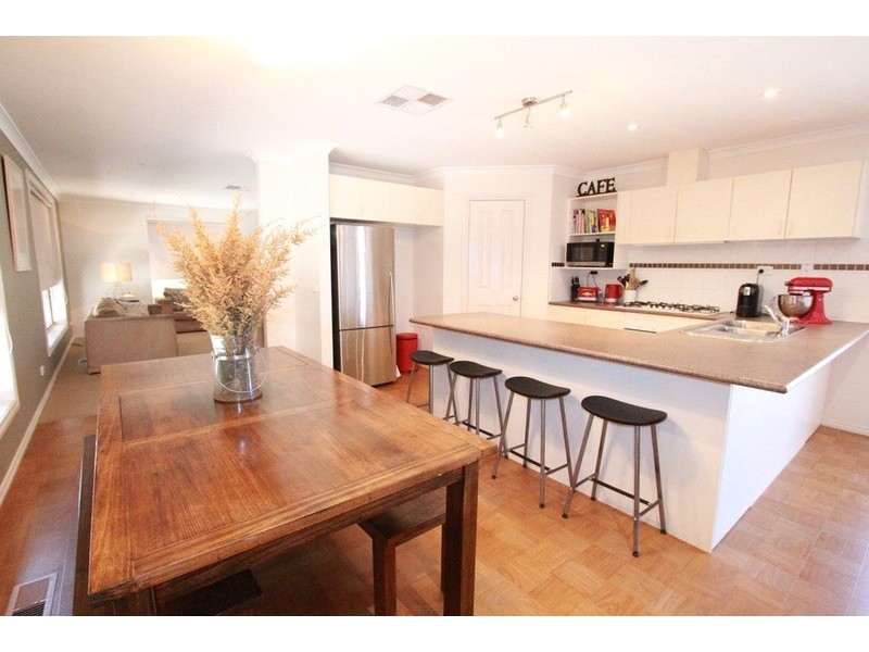 15 Woodlands Drive, Eaglehawk VIC 3556