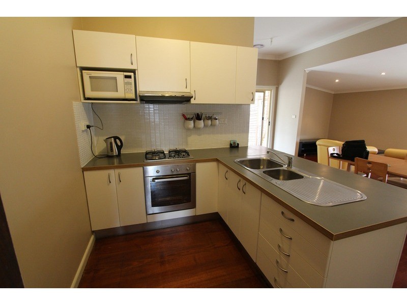 206 Neale Street, Flora Hill VIC 3550