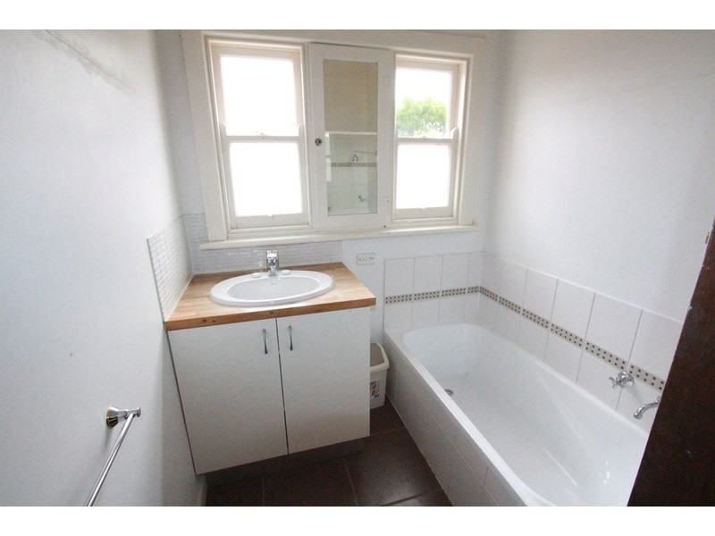 206 Neale Street, Flora Hill VIC 3550