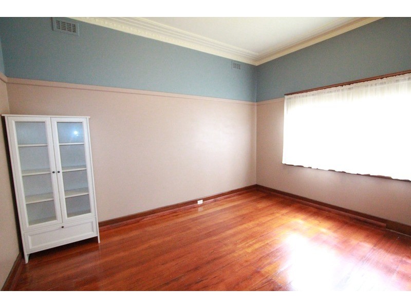 206 Neale Street, Flora Hill VIC 3550