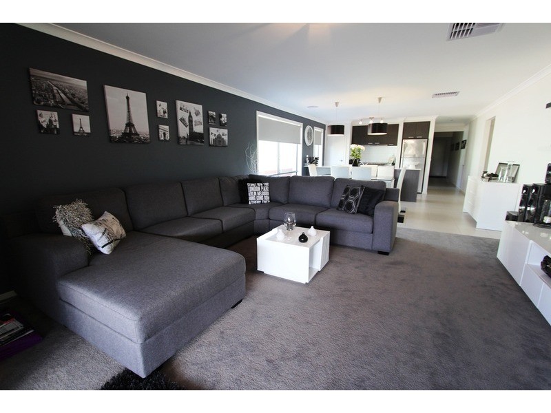 48 Janelle Drive, Maiden Gully VIC 3551