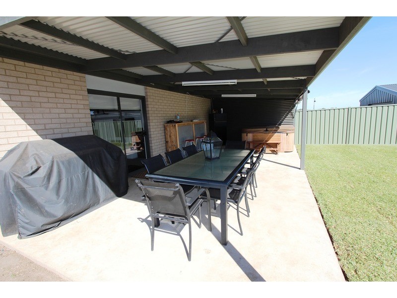 48 Janelle Drive, Maiden Gully VIC 3551