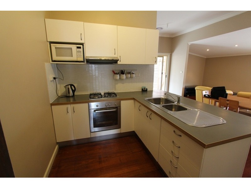 206 Neale  Street, Flora Hill VIC 3550