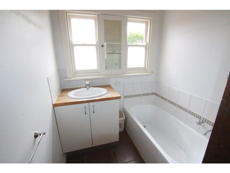 206 Neale  Street, Flora Hill VIC 3550