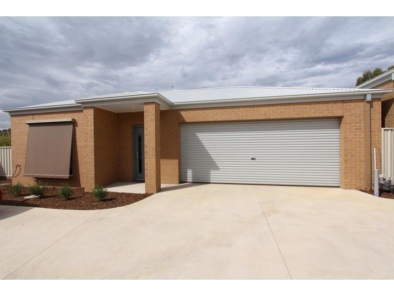 2/67-71 Osborne Street, Flora Hill VIC 3550