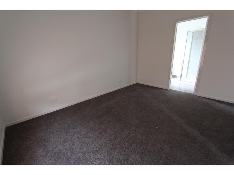 2/67-71 Osborne Street, Flora Hill VIC 3550