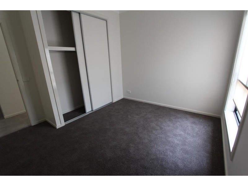 2/67-71 Osborne Street, Flora Hill VIC 3550