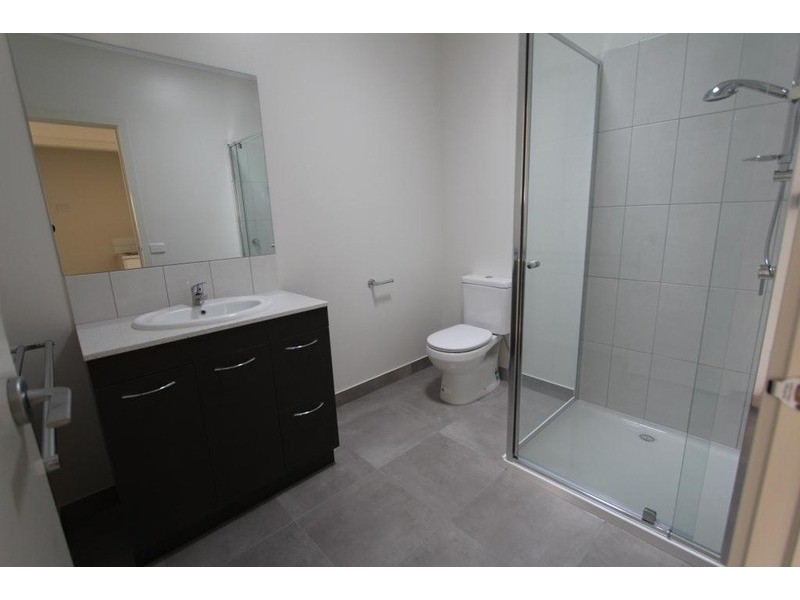 2/67-71 Osborne Street, Flora Hill VIC 3550