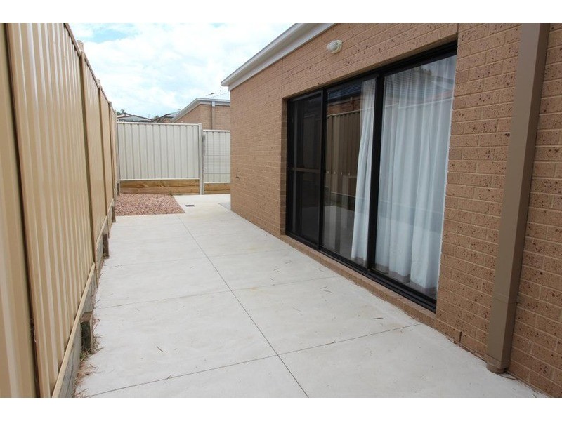 2/67-71 Osborne Street, Flora Hill VIC 3550