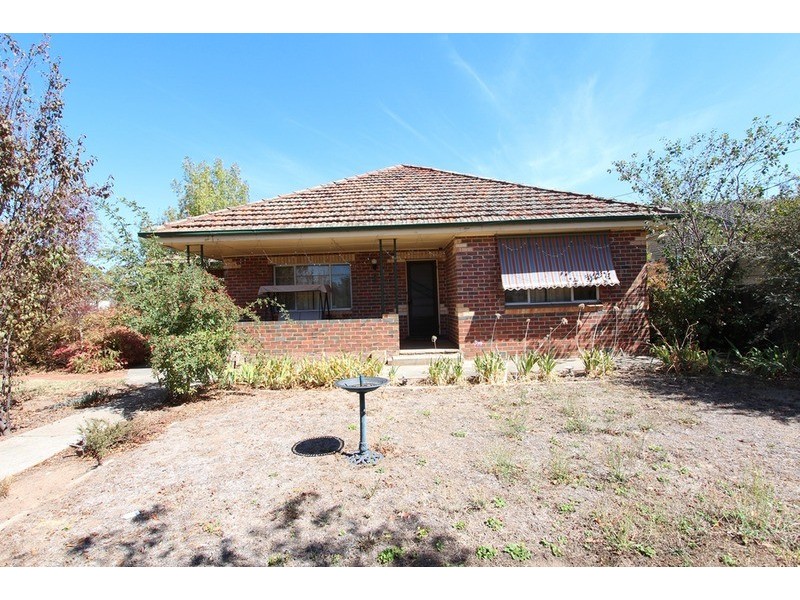 39 Neil Street, Kangaroo Flat VIC 3555