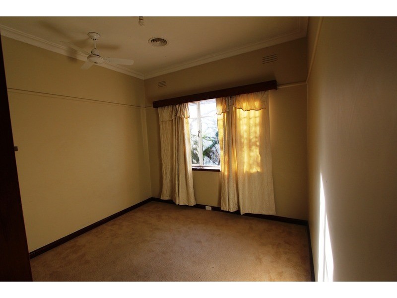 39 Neil Street, Kangaroo Flat VIC 3555