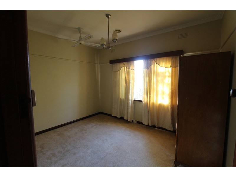 39 Neil Street, Kangaroo Flat VIC 3555